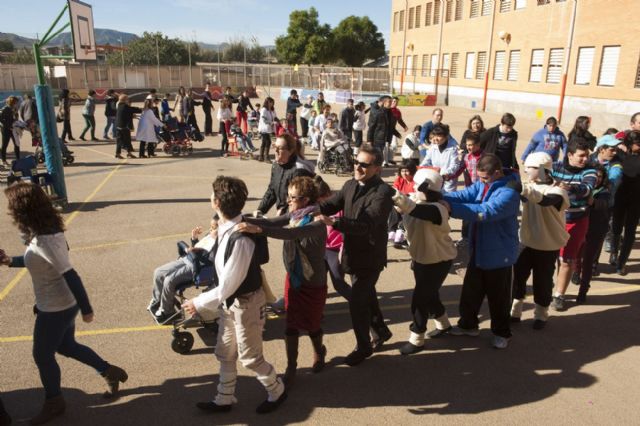 Una conga solidaria pone la guinda al Día de los Derechos del Niño - 5, Foto 5