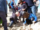 Grandes y pequeños disfrutaron de la mineraloga en el II taller 'Mineralzate'