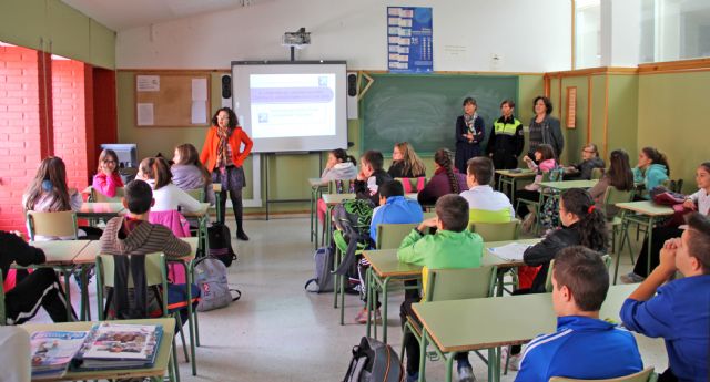 Más de 150 alumnos participan en la XI 'Campaña de Absentismo Escolar' en Puerto Lumbreras - 1, Foto 1