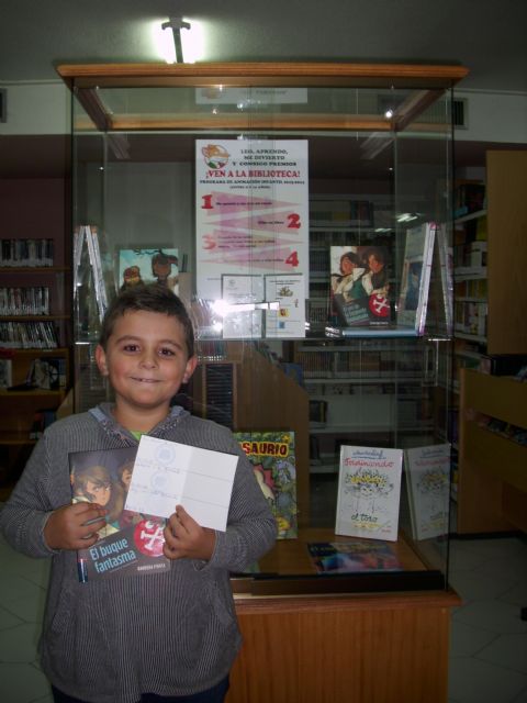 El niño Ismael Otálora es el primer ganador del nuevo programa infantil de animación a la lectura emprendido por la Biblioteca Municipal - 2, Foto 2