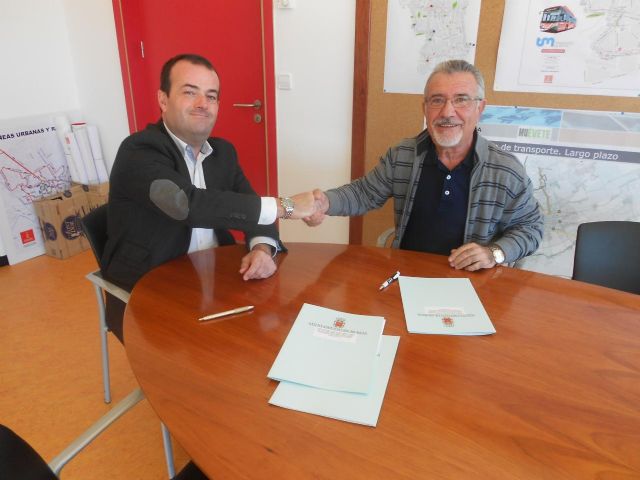 Los asociados a Radio Taxi disponen de una gasolinera en la que repostar a precios más económicos - 1, Foto 1