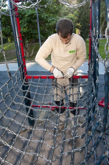 Infraestructuras pone a punto los juegos infantiles en los parques del municipio - 3, Foto 3