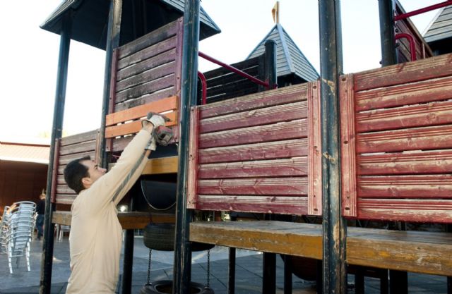 Infraestructuras pone a punto los juegos infantiles en los parques del municipio - 5, Foto 5