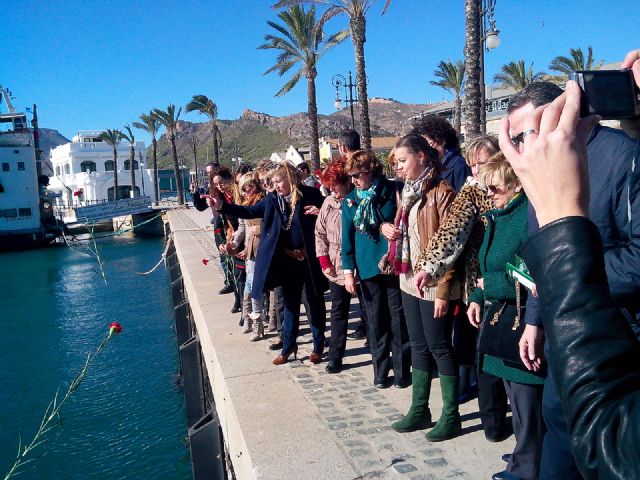 El PP homenajea en Cartagena a las víctimas de la violencia de género - 1, Foto 1