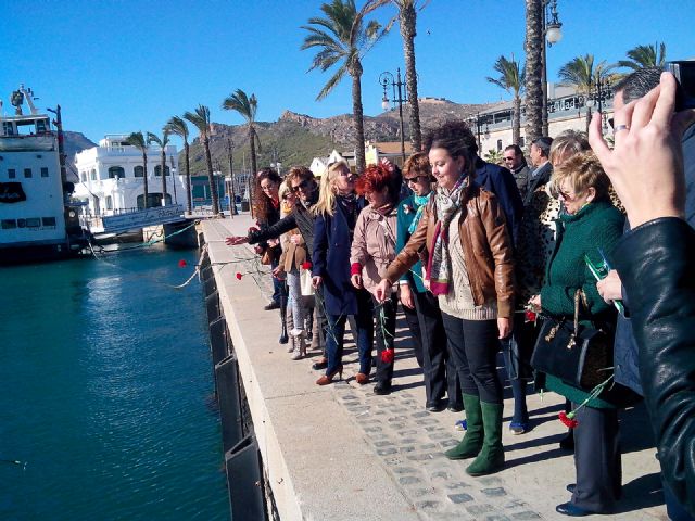El PP homenajea en Cartagena a las víctimas de la violencia de género - 4, Foto 4