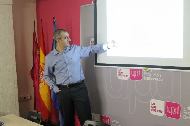 El Plan de Empleo Juvenil de Valcárcel, un escenario cartón piedra - 1, Foto 1