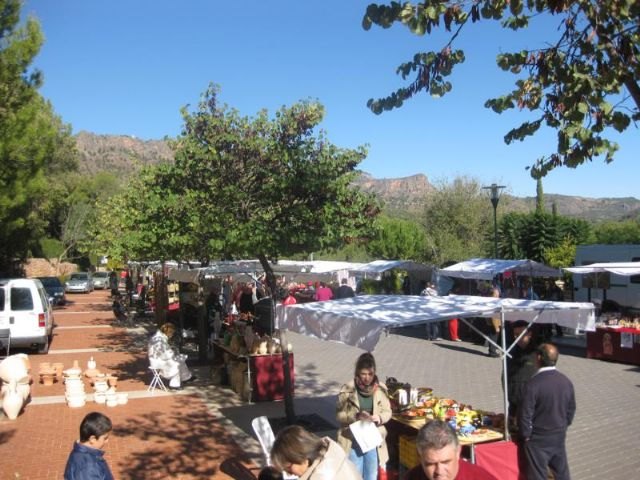 El Santuario de Santa Eulalia again hosted this past Sunday craft market, Foto 1