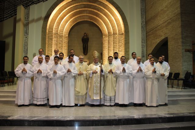 No ocultéis los signos de vuestra identidad – Mons. Lorca Planes a los diecisiete seminaristas que recibieron los ministerios laicales - 1, Foto 1