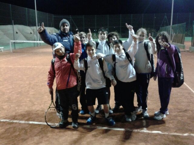 The Totana Tennis Club continues to lead the Regional League interschool Tennis, Foto 2
