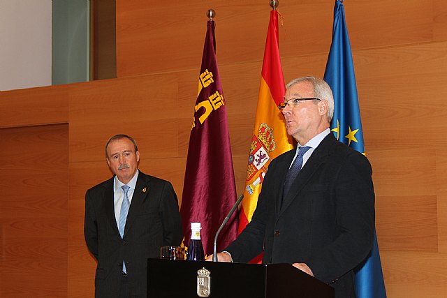 Valcárcel resalta el prestigio y la independencia que avalan el trabajo del Consejo Jurídico de la Región de Murcia - 1, Foto 1