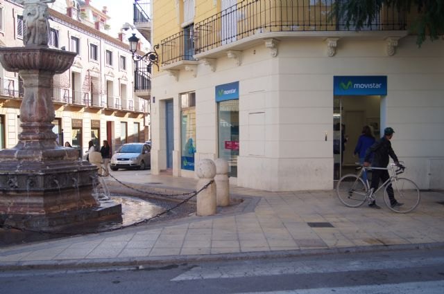 El ayuntamiento aprueba establecer el lunes día 9 de diciembre como festivo aperturable en el comercio local, Foto 1