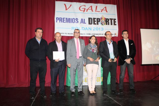 La taekwondista Isabel Mª Sánchez y el empresario Antonio Albaladejo premiados en la V Gala del Deporte de Roldán, Foto 1