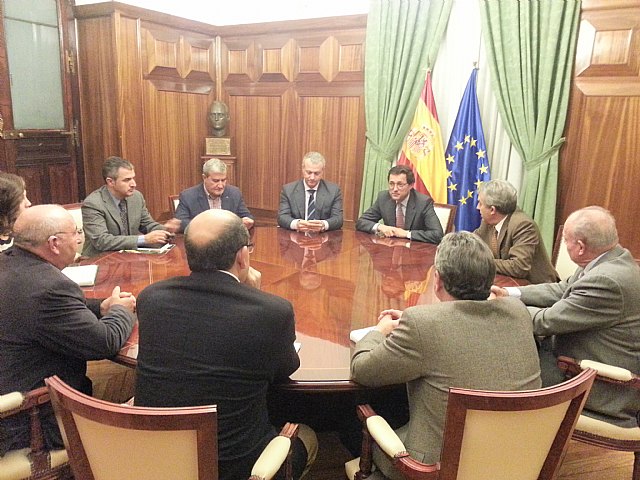 Agricultura satisfecha por el principio de acuerdo entre el Ministerio y el sector en la contratación de seguros agrarios en frutales de hueso - 1, Foto 1