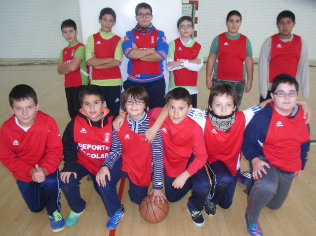 La concejalía de Deportes pone en marcha la fase local de baloncesto alevín de Deporte Escolar, Foto 3