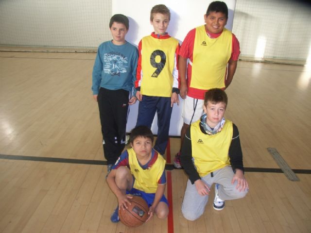La concejalía de Deportes pone en marcha la fase local de baloncesto alevín de Deporte Escolar, Foto 5