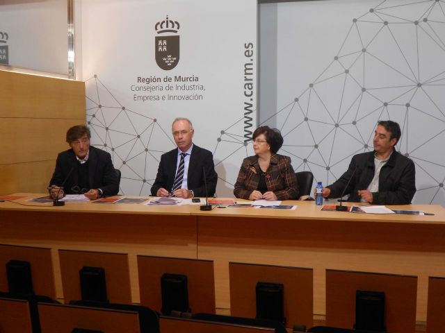 67 artesanos participan en la XXIX Muestra de Navidad - 1, Foto 1