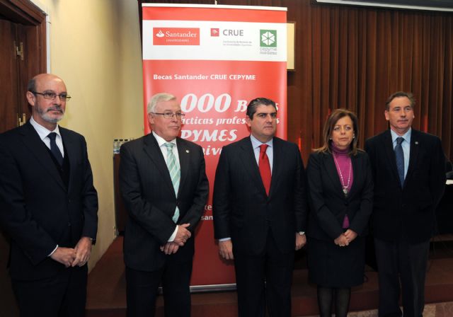 Más de 130 Becas Santander para que universitarios murcianos realicen prácticas remuneradas en PYMEs - 1, Foto 1