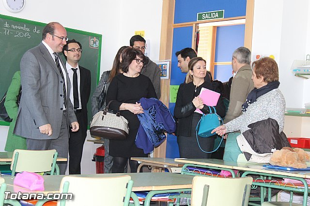 The Minister of Education and the Mayor inaugurated the new classrooms CEIP "Regional-Deitania", Foto 1