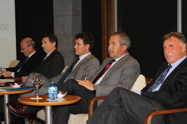 El alcalde de Alhama de Murcia asiste como ponente a las IV Jornadas de Turismo Residencia y habla sobre las grandes ventajas que ofrece la localidad para invertir, Foto 4