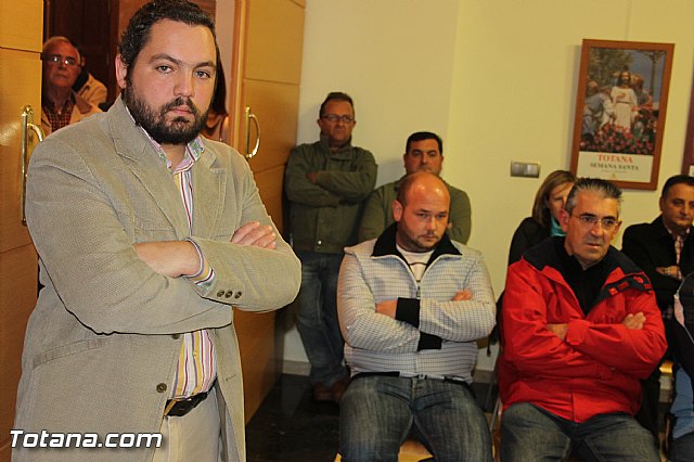 La alcaldesa felicita al nuevo presidente del Ilustre Cabildo Superior de Procesiones, Antonio Martnez Belch, tras su reciente eleccin - 5
