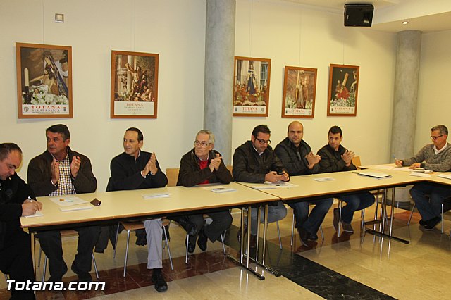 La alcaldesa felicita al nuevo presidente del Ilustre Cabildo Superior de Procesiones, Antonio Martnez Belch, tras su reciente eleccin - 11