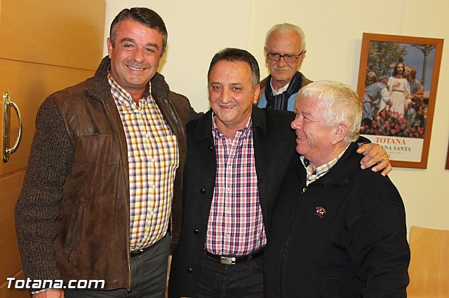 La alcaldesa felicita al nuevo presidente del Ilustre Cabildo Superior de Procesiones, Antonio Martnez Belch, tras su reciente eleccin - 15