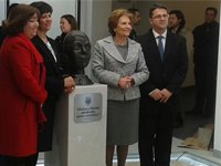 Juan Carrión, vecino de Totana y presidente de FEDER, junto a la Primera Dama de Portugal, María Cavaco Silva, en la inauguración de la Casa de Marcos, Foto 1