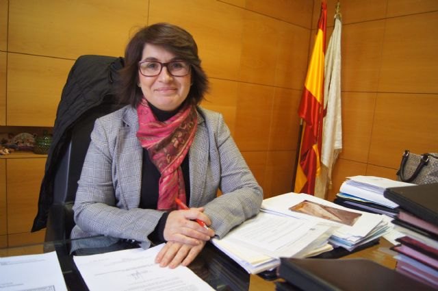 La alcaldesa felicita al nuevo presidente del Ilustre Cabildo Superior de Procesiones, Antonio Martínez Belchí, tras su reciente elección, Foto 2
