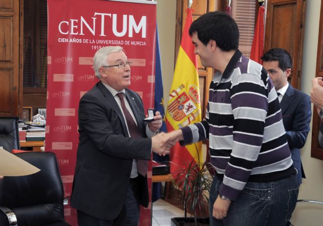 El rector Cobacho y el Consejero de Educación homenajean a los alumnos premios nacionales fin de carrera - 5, Foto 5