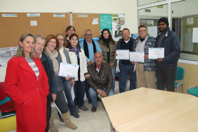 Los vecinos de la Caridad ya utilizan las redes sociales para buscar empleo - 1, Foto 1