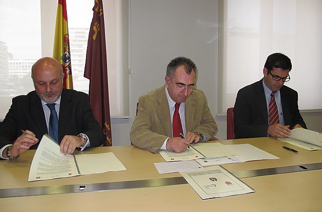 Presidencia impulsa la recogida selectiva y reciclado de los residuos de aparatos eléctricos y electrónicos en la Región - 1, Foto 1