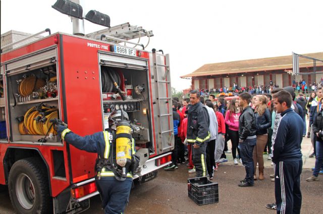 Simulan un incendio en el IES Rambla de Nogalte - 1, Foto 1