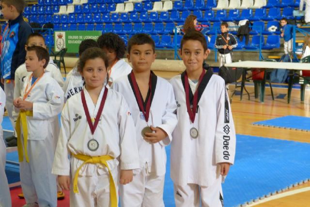 4 medallas en tae kwondo en los campeonatos regionales cadete, junior y sénior - 4, Foto 4