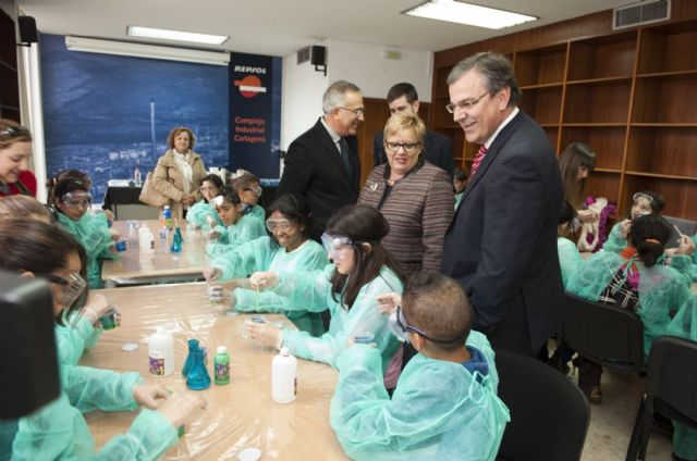 Repsol despierta la curiosidad científica de los jóvenes de Cartagena - 5, Foto 5