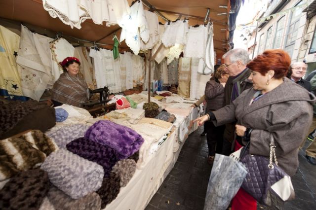 El agua no logra deslucir la apertura del Mercado Medieval - 5, Foto 5