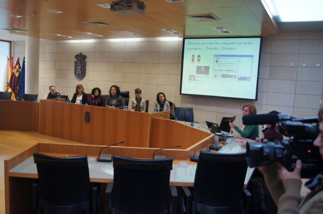Finalizan los actos conmemorativos de la Semana de Igualdad de Oportunidades con la mesa redonda Educar para proteger, Foto 2