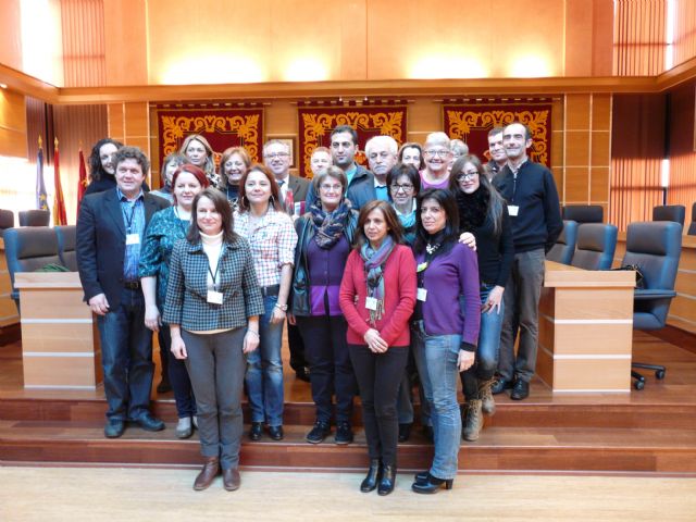 El Ayuntamiento de Molina de Segura recibe la visita de los participantes en el Encuentro europeo Comenius que coordina el Colegio Salzillo - 1, Foto 1