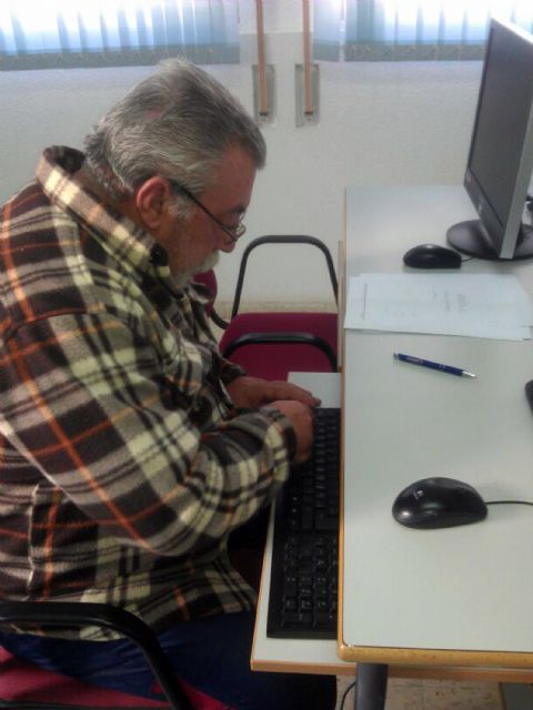 Un nuevo grupo se forma en informática básica gracias a la Concejalía de Nuevas Tecnologías torreña - 2, Foto 2