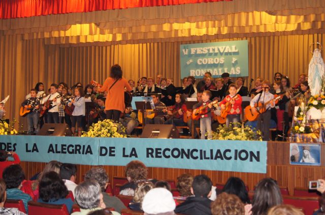 El V festival de Coros y Rondallas a beneficio de la delegación de Nuestra Señora de Lourdes resulta un éxito - 1, Foto 1
