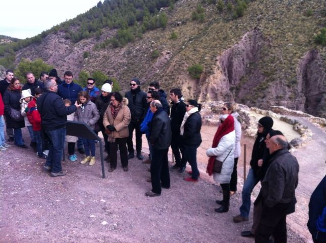 Más de 120 personas participan en la primera visita turística Descubre el yacimiento arqueológico de La Bastida - 3, Foto 3
