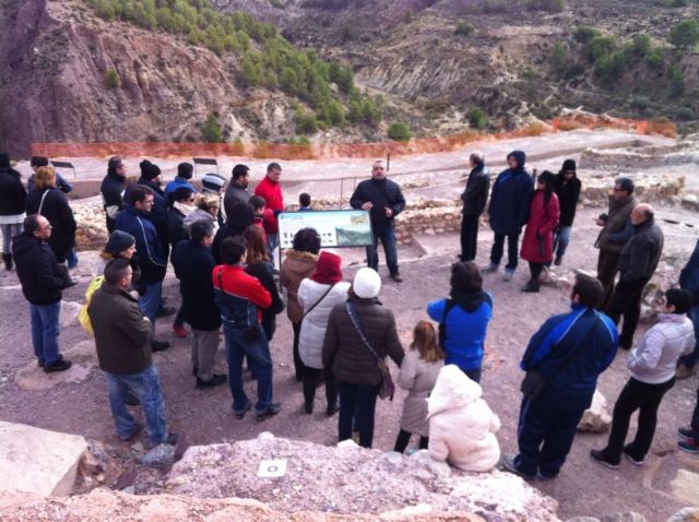 Más de 120 personas participan en la primera visita turística Descubre el yacimiento arqueológico de La Bastida - 4, Foto 4