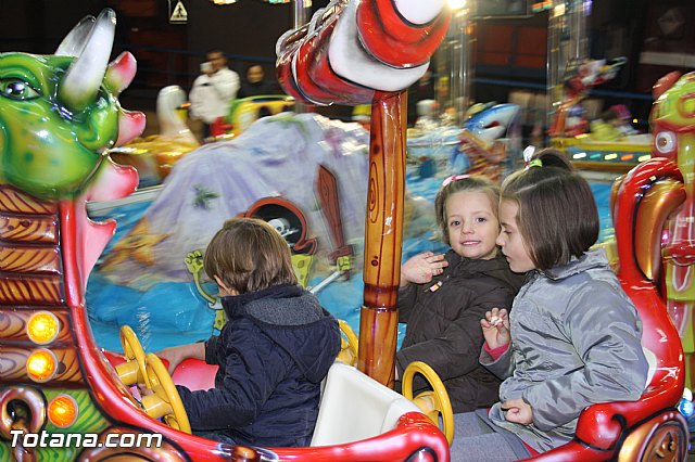 Las fiestas en honor a Santa Eulalia, patrona de Totana, arrancaron oficialmente el pasado viernes con la inauguracin de la feria de atracciones - 27