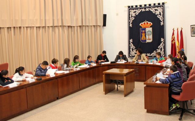 200 escolares de Puerto Lumbreras participan en los Plenos Infantiles para celebrar el Día de la Constitución - 1, Foto 1