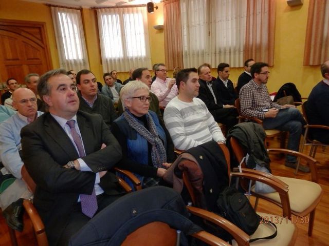 El concejal de Festejos presenta en Calanda la XXX Exaltación del Tambor y el Bombo que acogerá Jumilla en 2015 - 1, Foto 1