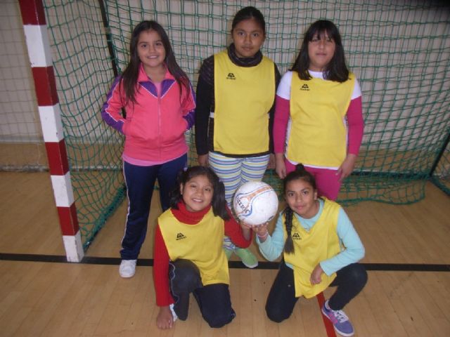 Comienza la fase local de baloncesto benjamín y futbol sala alevín femenino de Deporte Escolar organizada por la concejalía de Deportes - 3, Foto 3