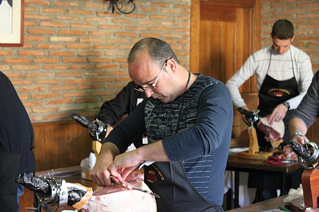 Se clausura el curso de iniciacin al corte de jamn organizado por la Concejala de Comercio y la Asociacin de Hosteleros de Totana - 15