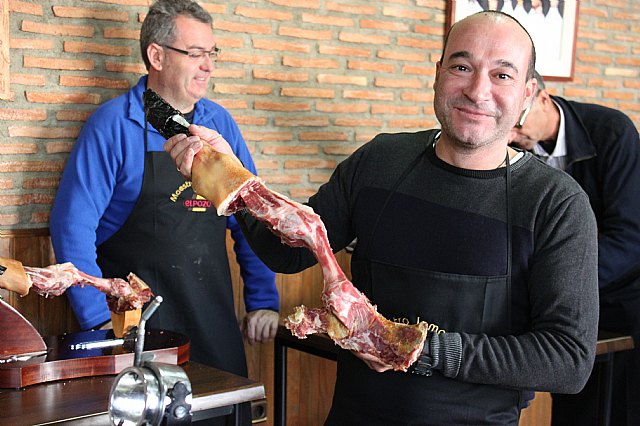 Se clausura el curso de iniciacin al corte de jamn organizado por la Concejala de Comercio y la Asociacin de Hosteleros de Totana - 17