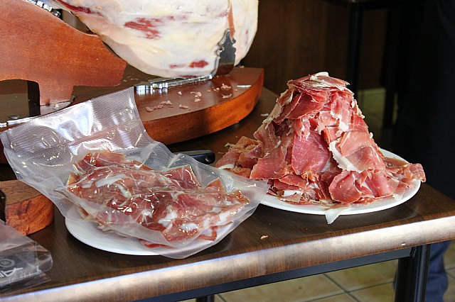 Se clausura el curso de iniciacin al corte de jamn organizado por la Concejala de Comercio y la Asociacin de Hosteleros de Totana - 19