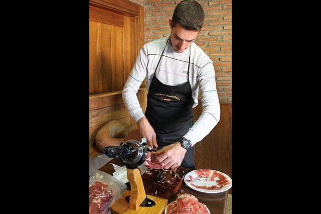 Se clausura el curso de iniciacin al corte de jamn organizado por la Concejala de Comercio y la Asociacin de Hosteleros de Totana - 24