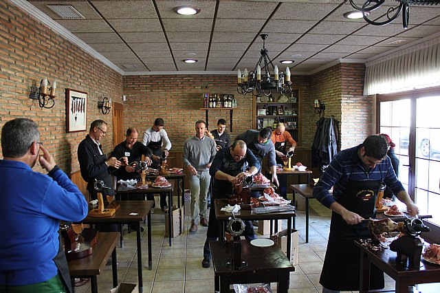 Se clausura el curso de iniciacin al corte de jamn organizado por la Concejala de Comercio y la Asociacin de Hosteleros de Totana - 27